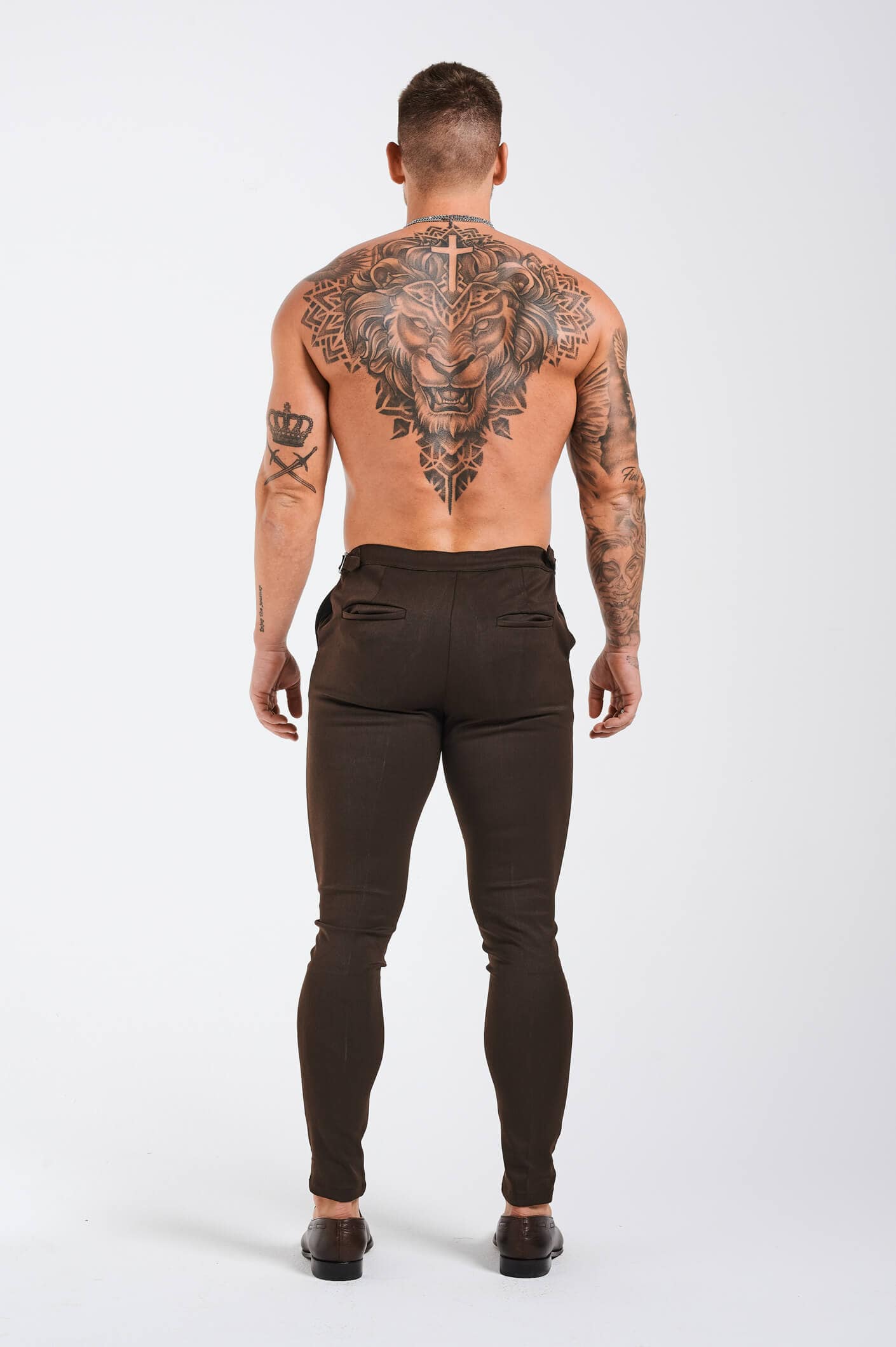 Calça Alfaiataria Masculina Lisa c/ Ajuste Lateral Marrom Elite
